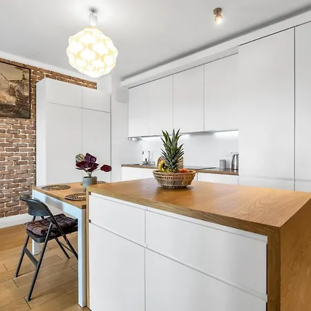 Spacious 2 Bedroom Ac Dalanowska 46