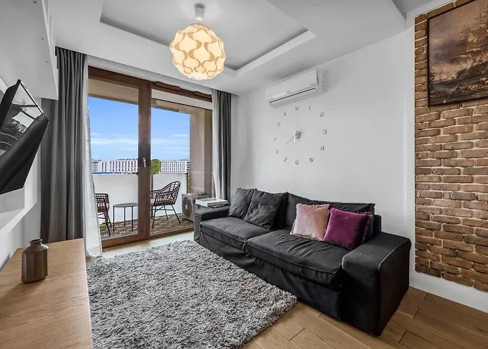 Spacious 2 Bedroom Ac Dalanowska 46