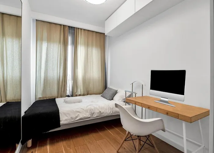 Spacious 2 Bedroom Ac Dalanowska 46 *