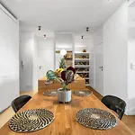 아파트 Spacious 2 Bedroom Ac Dalanowska 46 바르샤바