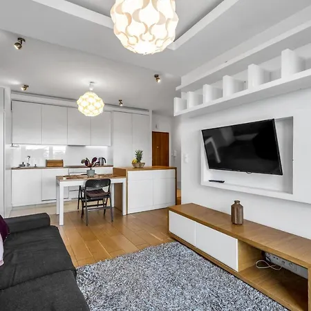 Spacious 2 Bedroom Ac Dalanowska 46 바르샤바