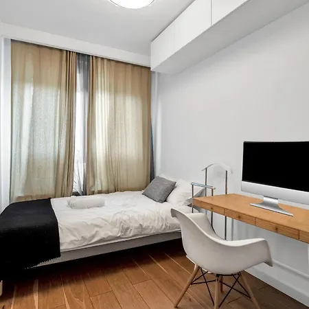 Spacious 2 Bedroom Ac Dalanowska 46 *